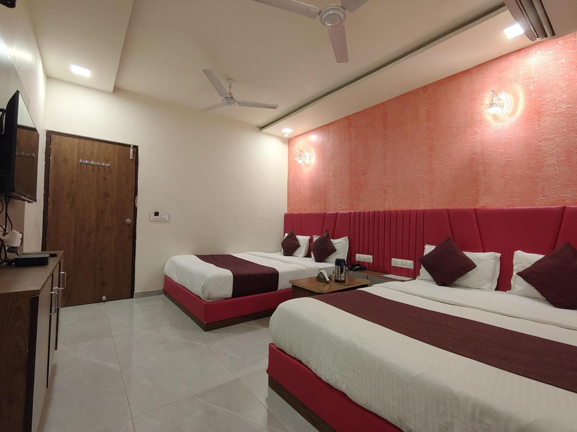 Hotel Avadh Palace, Subhash Bridge, Rto Circle, Ahmadábád Exteriér fotografie